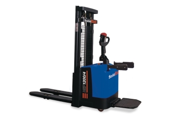 Gerbeur électrique HEF1200/4 avec poste de conduite, hauteur de levage 90  - 4.000 mm, capacité de charge 1.200 kg, SolidHub 